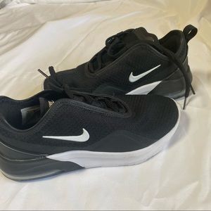 Air max motion 2 size 6.5 like new
